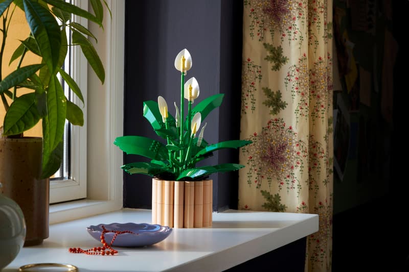 LEGO Peace Lily Botanical Collection