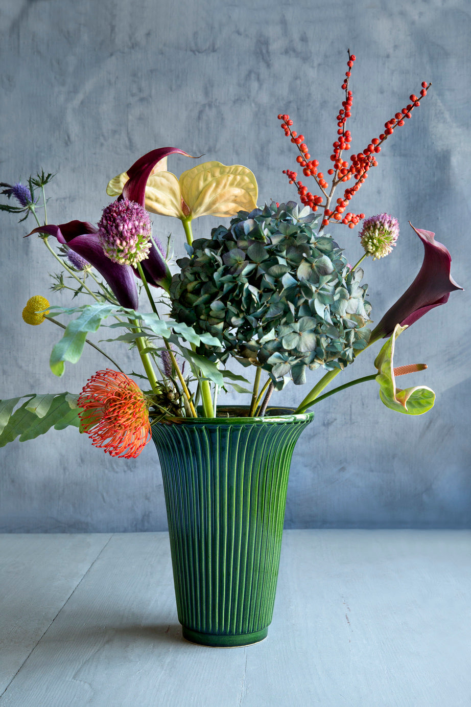 Bergs Linear Vase